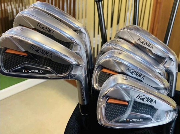 挑选高尔夫球杆