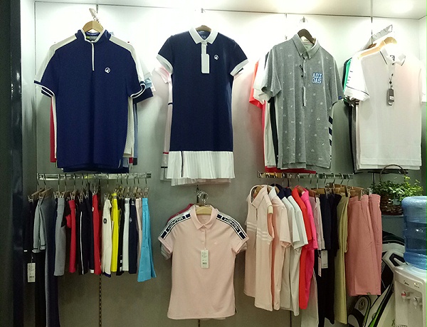 定制高尔夫服饰